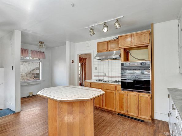 155 N Downing Street, Denver CO 80218
