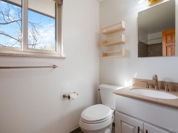 1633 S Holland Street, Lakewood CO 80232