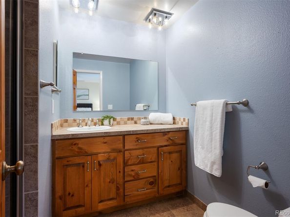 1633 S Holland Street, Lakewood CO 80232