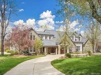 1075 E Oxford Lane