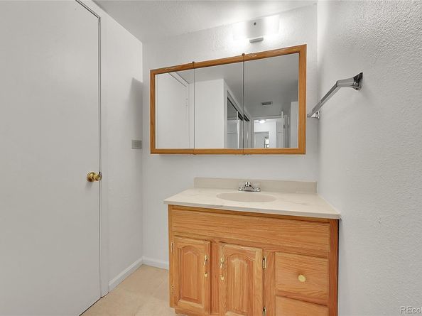 3371 S Monaco Parkway A, Denver CO 80222