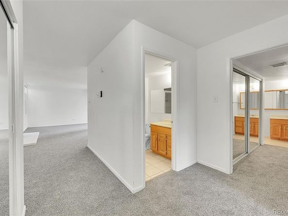 3371 S Monaco Parkway A, Denver CO 80222