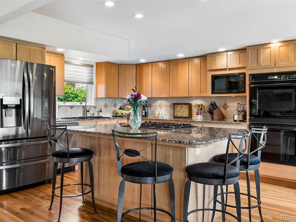 2446 S Vaughn Way E, Aurora CO 80014