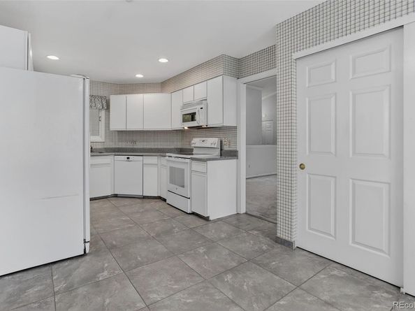8040 E Dartmouth Avenue 16, Denver CO 80231