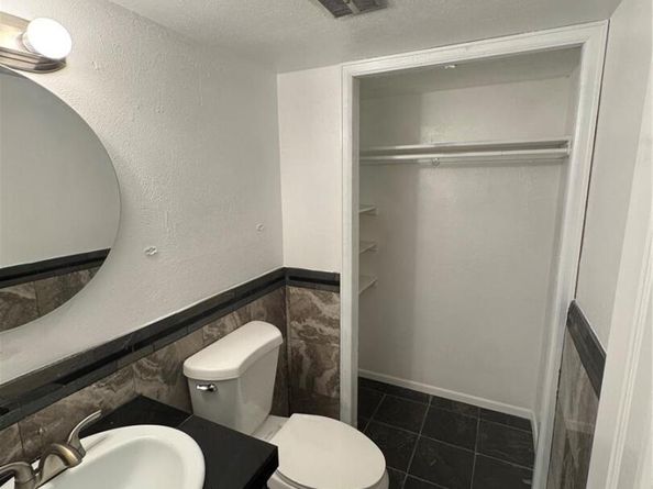 7020 W Portland Avenue, Littleton CO 80128