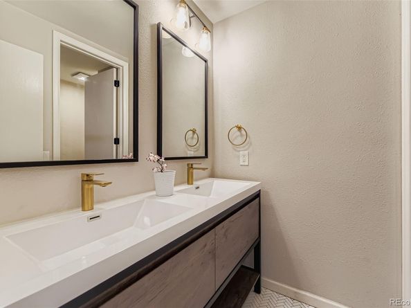 8150 E Linvale Place, Denver CO 80231