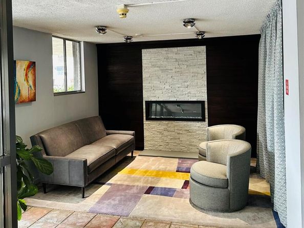 909 N Logan Street 6D, Denver CO 80203