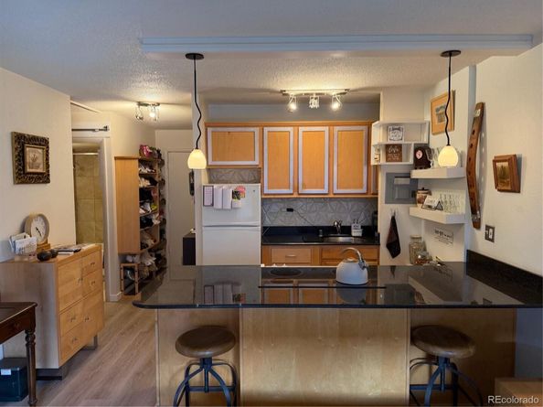 909 N Logan Street 6D, Denver CO 80203