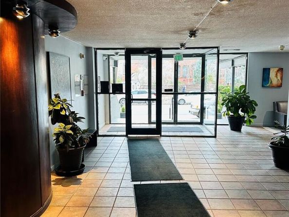 909 N Logan Street 6D, Denver CO 80203