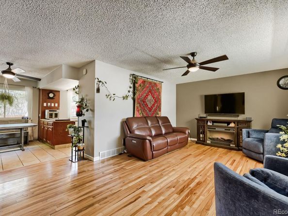 4 Seattle Lane, Longmont CO 80501
