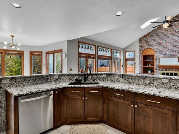 4852 S Carson Street, Aurora CO 80015