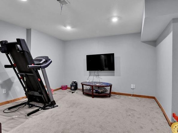 4852 S Carson Street, Aurora CO 80015