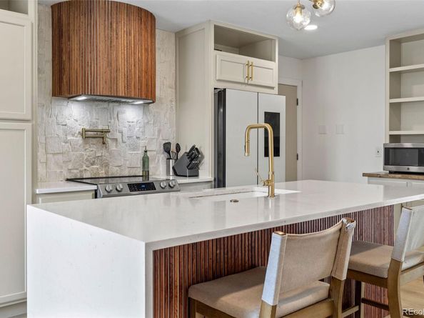 690 S Newark Court, Aurora CO 80012