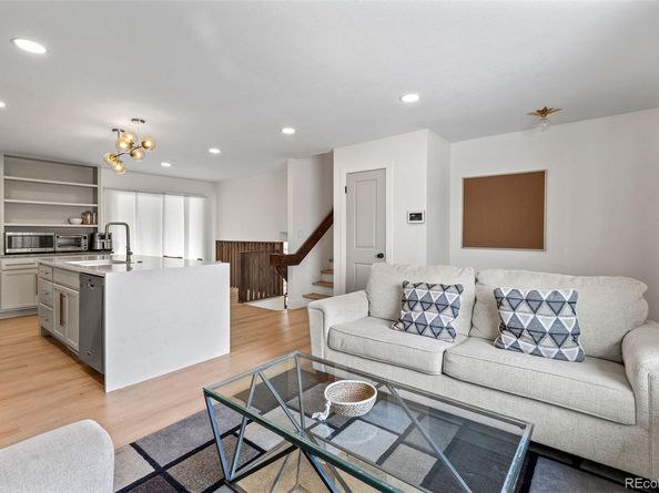 690 S Newark Court, Aurora CO 80012