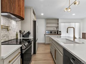 690 S Newark Court, Aurora CO 80012