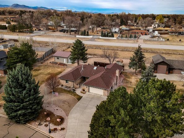2806 Lake Park Way, Longmont CO 80503