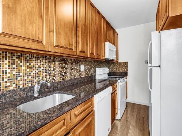 21-05 33rd Street 5D, Queens NY 11105