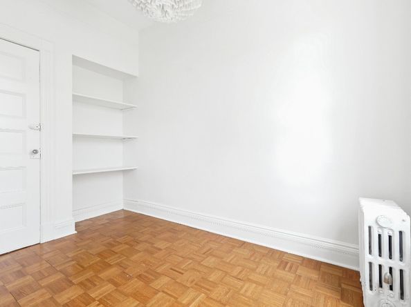 64-07 68th Avenue, Queens NY 11385