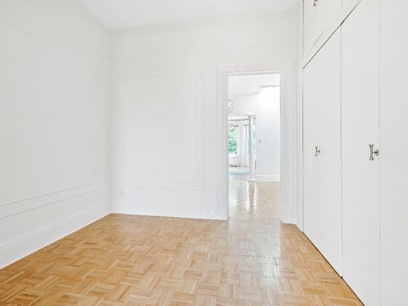 64-07 68th Avenue, Queens NY 11385