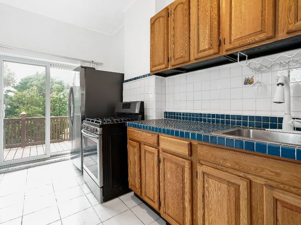 64-07 68th Avenue, Queens NY 11385