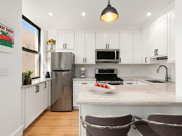136 East 36th Street 10DE, New York NY 10016