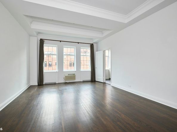 470 West 24th Street 19D, New York NY 10011