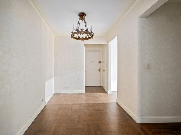 349 East 49th Street 2B, New York NY 10017