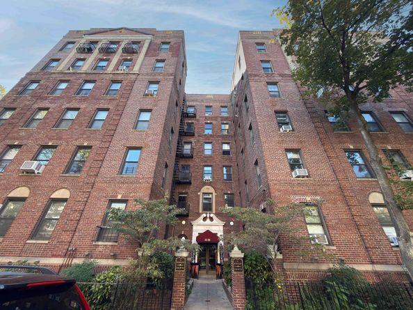 35-06 88th Street 1C, Queens NY 11414