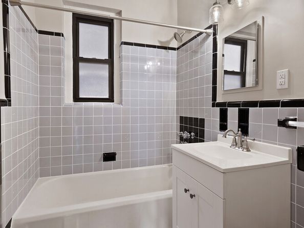 415 Ocean Parkway 3G, Brooklyn NY 11218