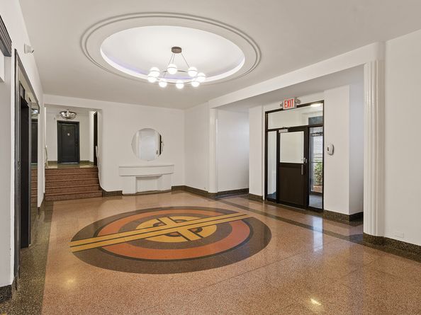 415 Ocean Parkway 3G, Brooklyn NY 11218