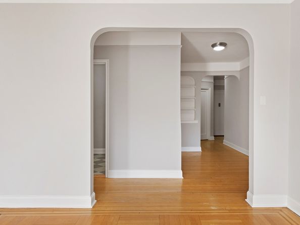415 Ocean Parkway 3G, Brooklyn NY 11218