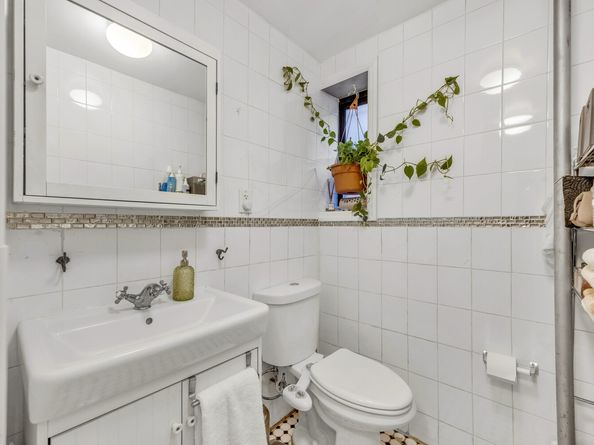 697 Jefferson Avenue, Brooklyn NY 11221