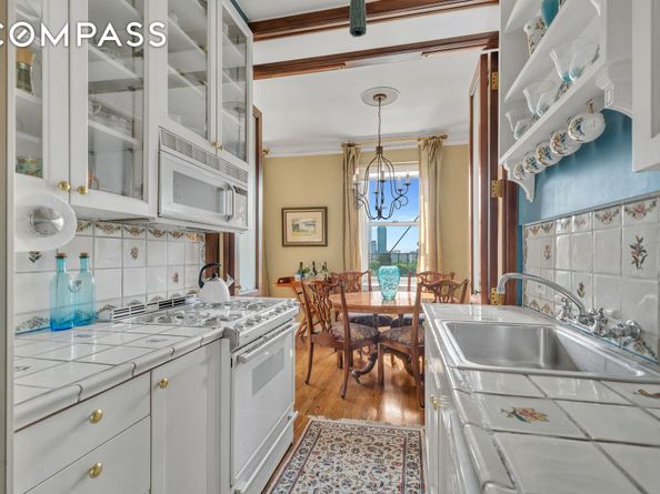 455 East 51st Street 6B, New York NY 10022