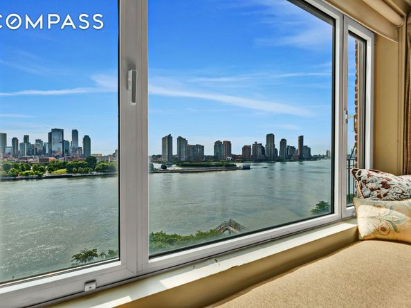 455 East 51st Street 6B, New York NY 10022
