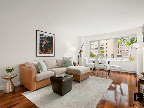 2 Charlton Street 9B, New York NY 10014