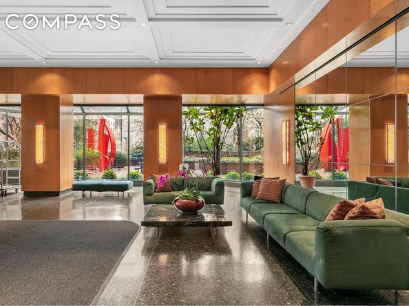 300 East 54th Street 15C, New York NY 10022