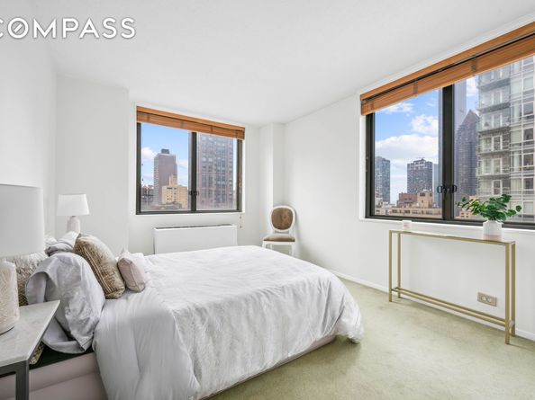 300 East 54th Street 15C, New York NY 10022