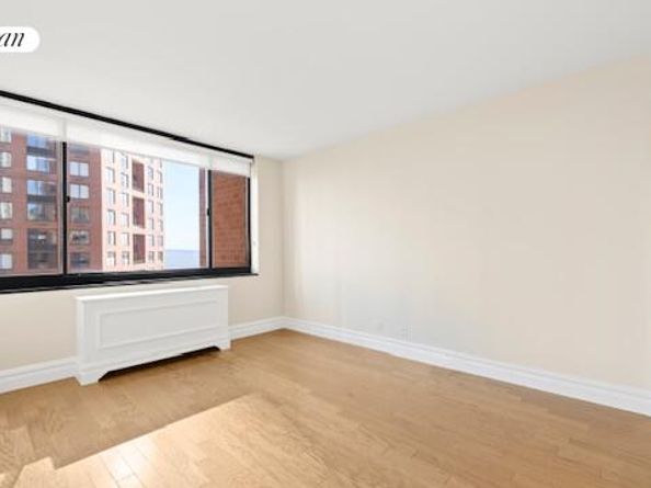 377 Rector Place 11I, New York NY 10280