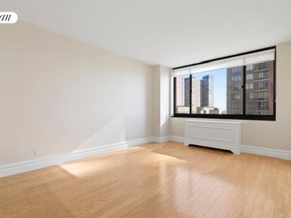 377 Rector Place 11I, New York NY 10280