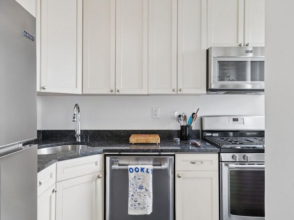 361 Clinton Avenue 12C, Brooklyn NY 11238