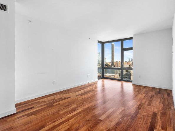100 Jay Street 19B, Brooklyn NY 11201