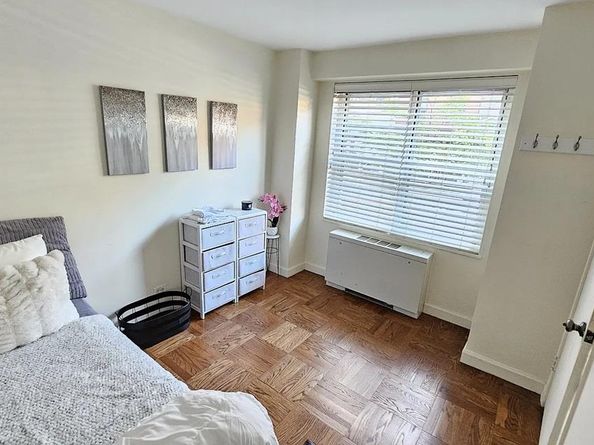 150 East 61st Street 2D, New York NY 10065