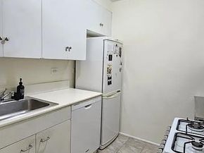 150 East 61st Street 2D, New York NY 10065