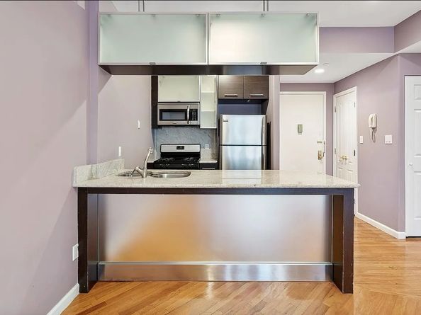 215 Parkville Avenue 3B, Brooklyn NY 11230