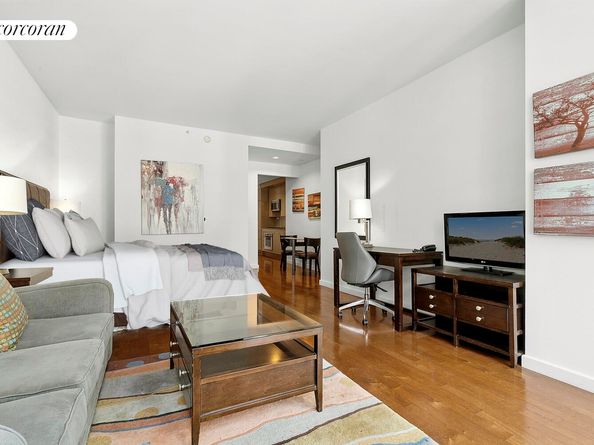 1600 Broadway 19F, New York NY 10019