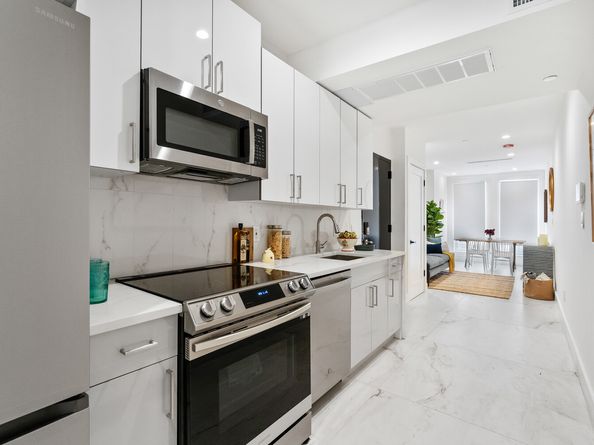 122 Palmetto Street 1L, Brooklyn NY 11221