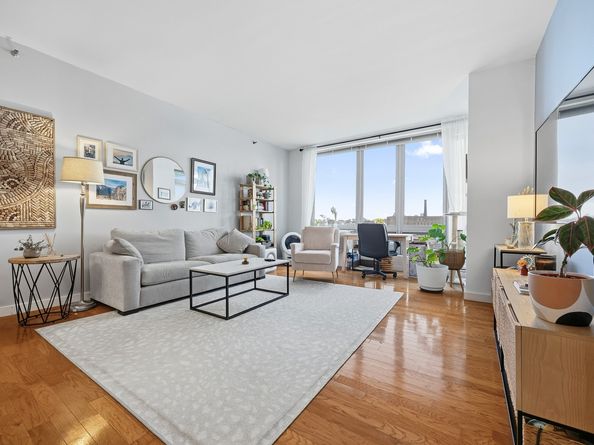 5-49 Borden Avenue J6, Queens NY 11101