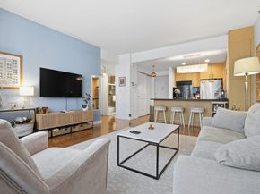 5-49 Borden Avenue J6, Queens NY 11101