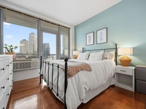 5-49 Borden Avenue J6, Queens NY 11101