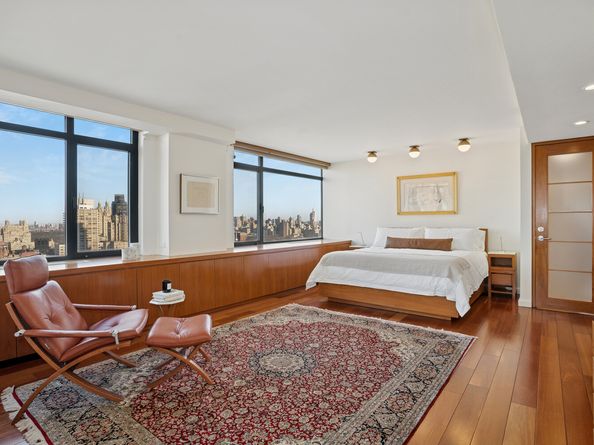 45 West 67th Street 31A, New York NY 10023